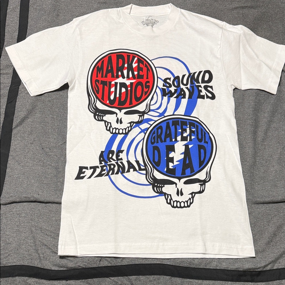 Grateful Dead White Tee with Red and Blue Graphic